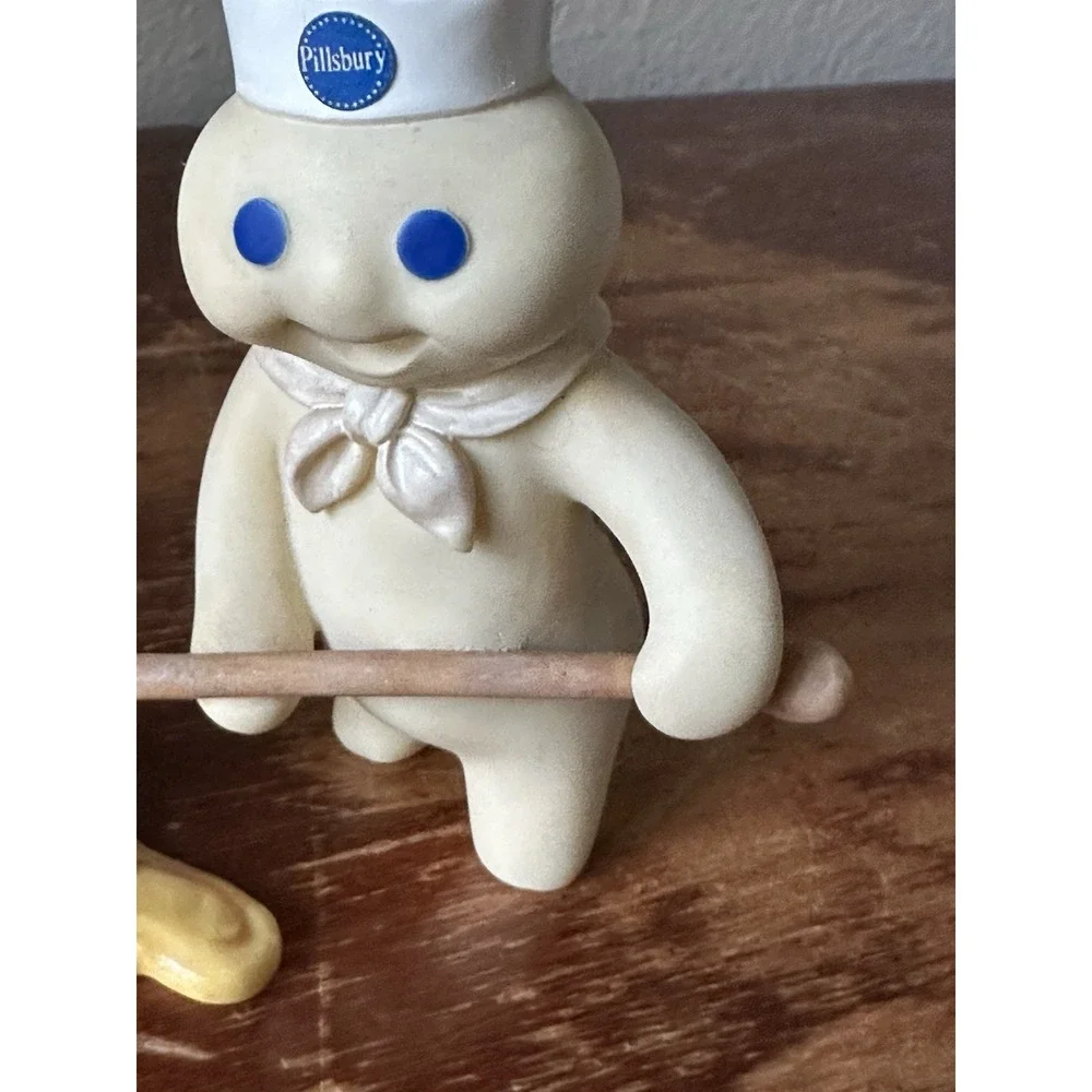 Pillsbury Doughboy Danbury Mint HONEY OF A RECIPE 2002 Figurine